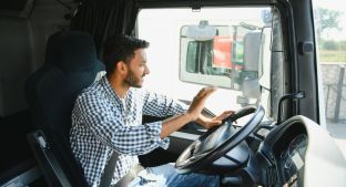Cudzoziemcy w polskim transporcie: czy nowe przepisy faktycznie pomogą przewoźnikom?